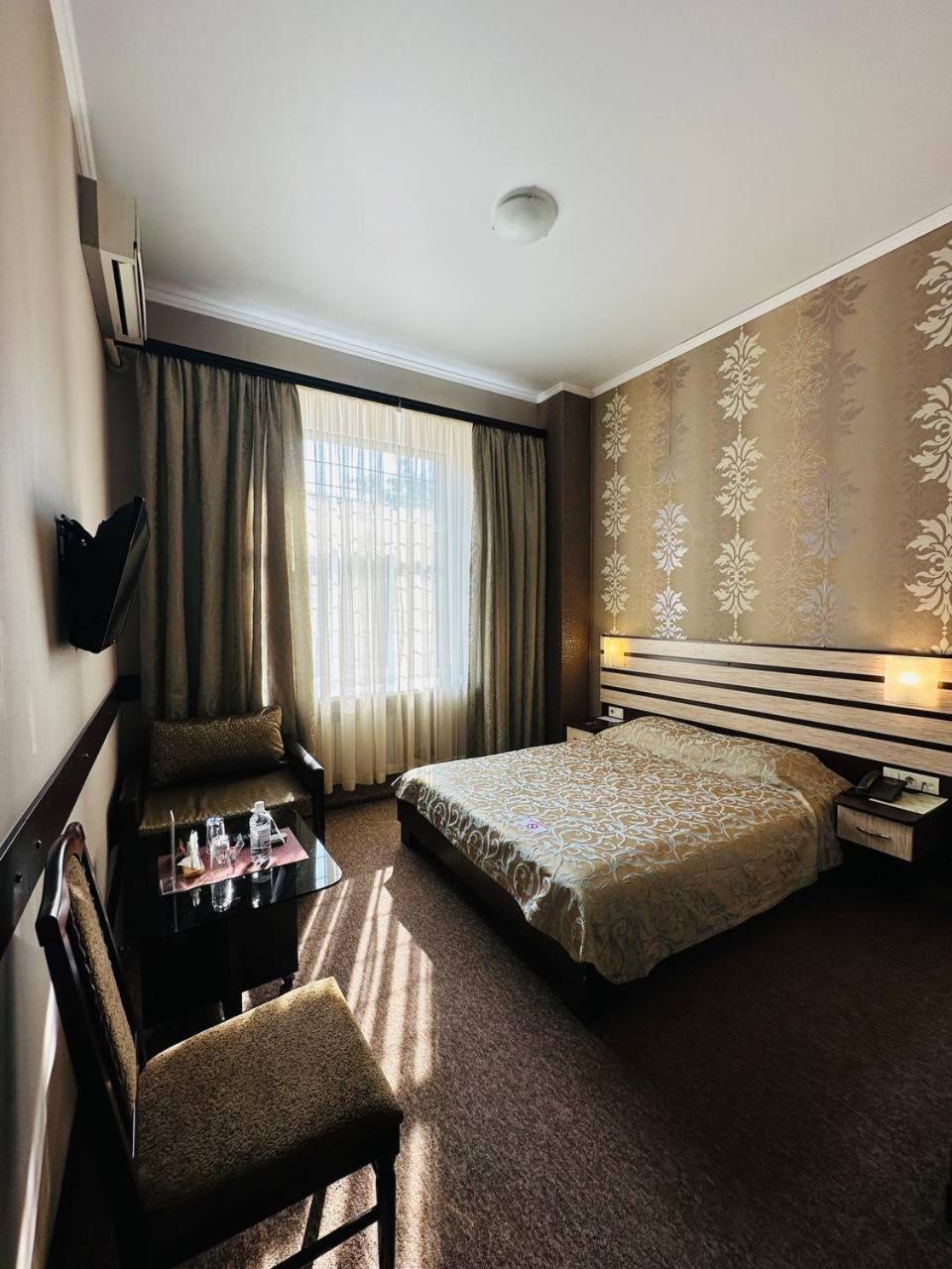 Classic Hotel Kharkiv Exterior photo