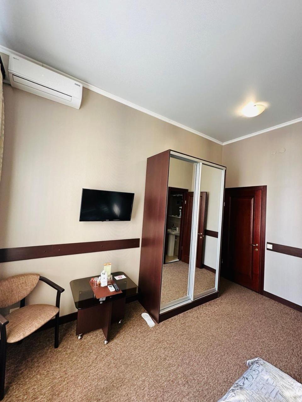Classic Hotel Kharkiv Exterior photo