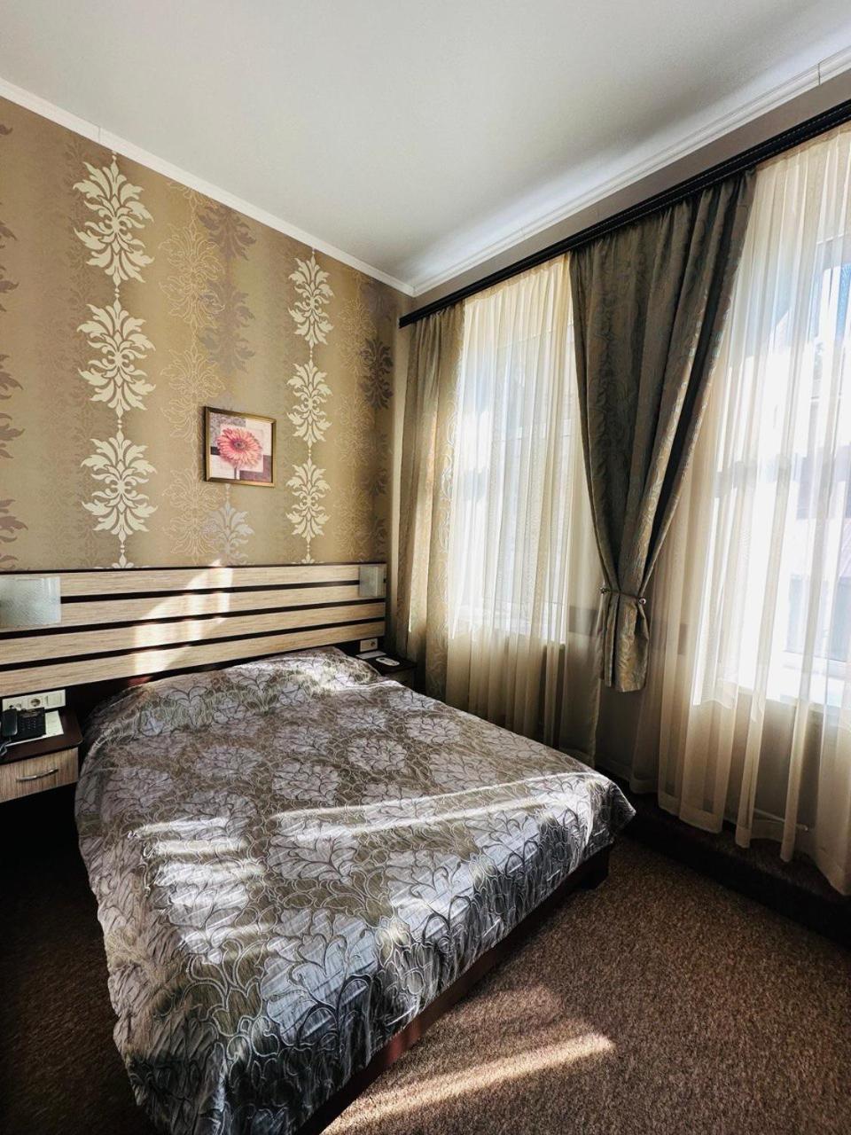 Classic Hotel Kharkiv Exterior photo
