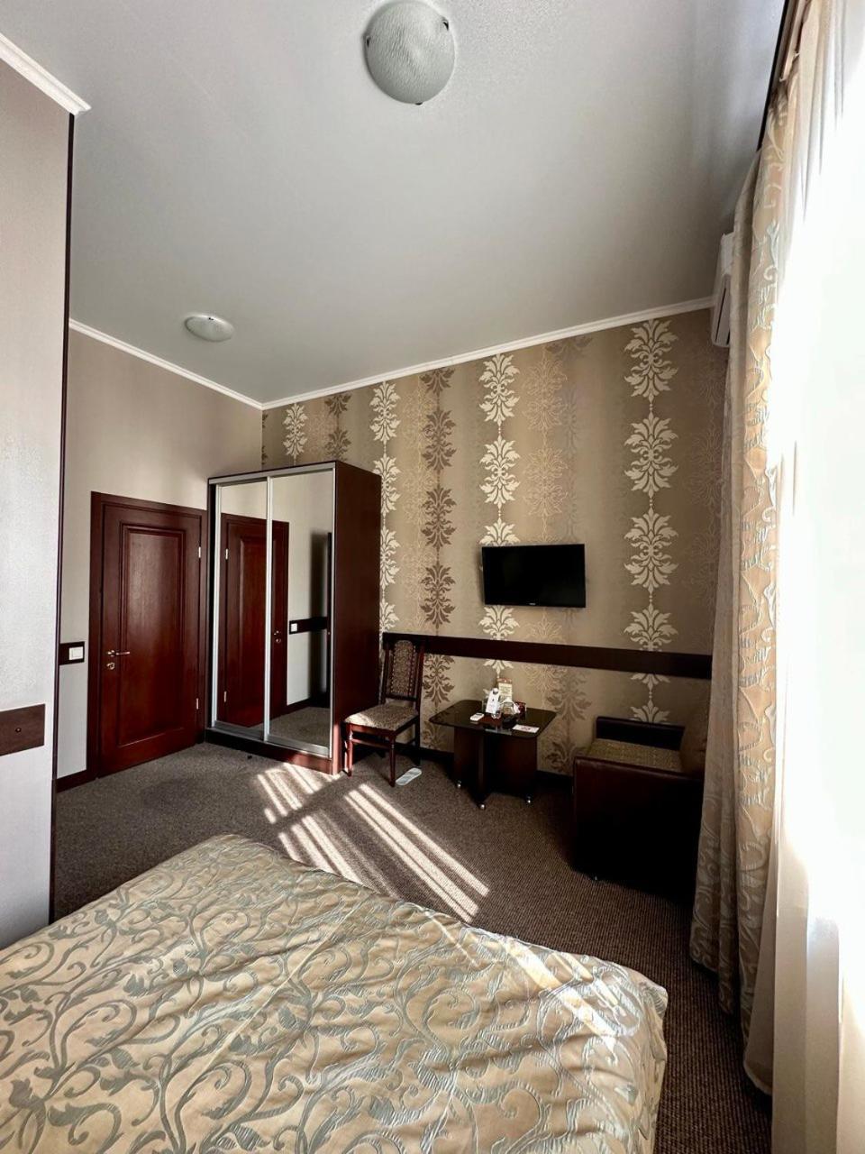 Classic Hotel Kharkiv Exterior photo