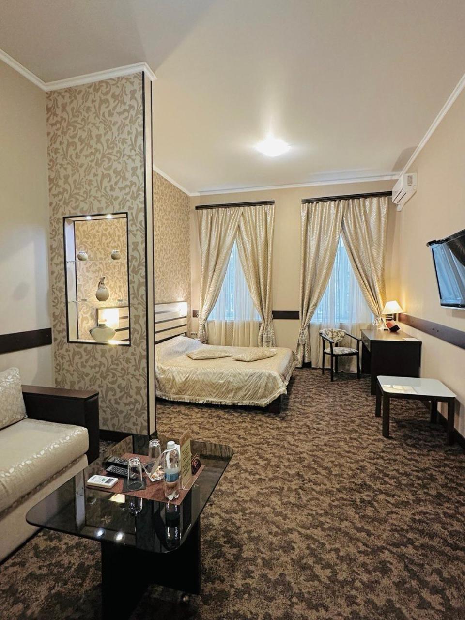 Classic Hotel Kharkiv Exterior photo